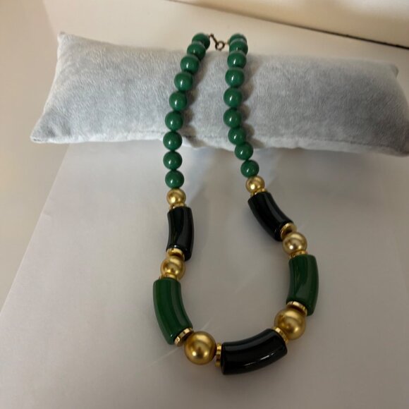 Vintage Green Gold Tone Beaded Statement Necklace Chunky Asian Inspired Retro - Picture 8 of 8